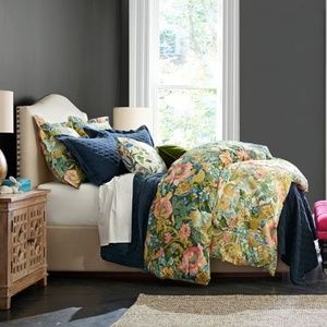 NWOT Pottery Barn Lyla Duvet Set
